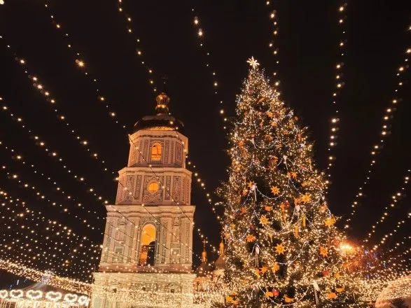 Названные регионы Украины с самыми дорогими и самыми дешевыми новогодними елками