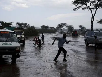 В Кении из-за наводнения произошел оползень, десятки погибших