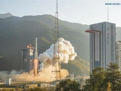 Китай запустил на орбиту два спутника