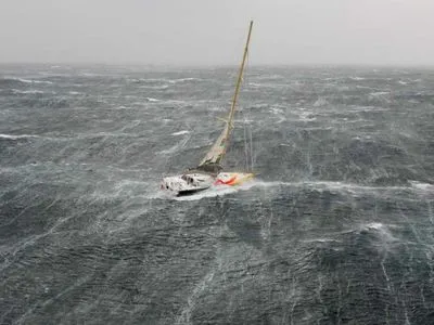 У Греції в шторм перекинулась яхта, є загиблі