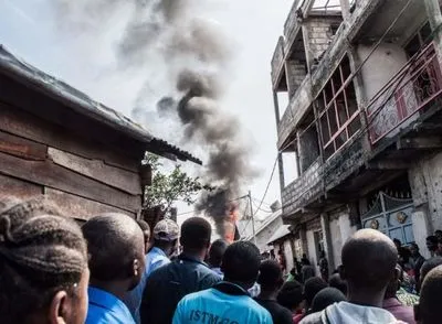 У Конго в житлові будинки врізався літак, загинуло понад 20 людей