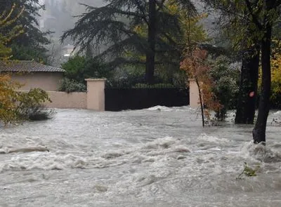 На юге Франции из-за паводков два человека пропали без вести