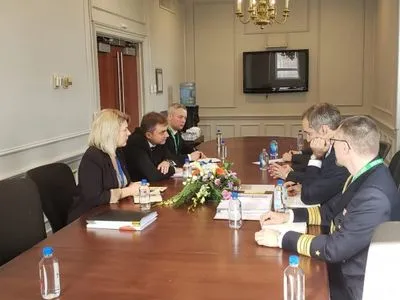 Министр обороны Загороднюк обсудил ситуацию с безопасностью на Черном море с госсекретарем ФРГ