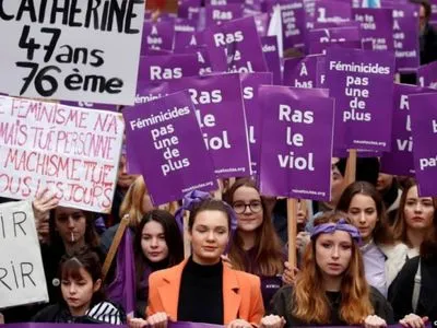 Во Франции прошли массовые акции против насилия над женщинами