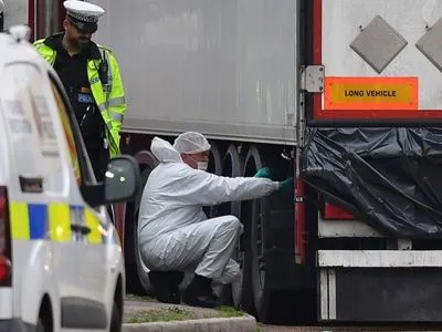 Вантажівка з 39 тілами у Великій Британії: водій зізнався в пособництві нелегальній міграції
