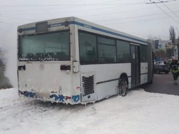 В Николаеве во время движения загорелся автобус с пассажирами