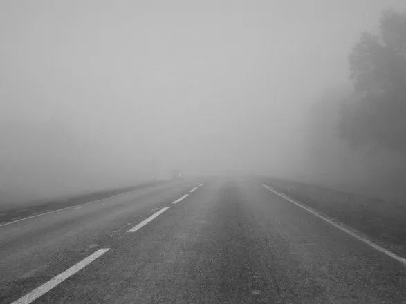 Водіїв попередили про туман та ожеледицю