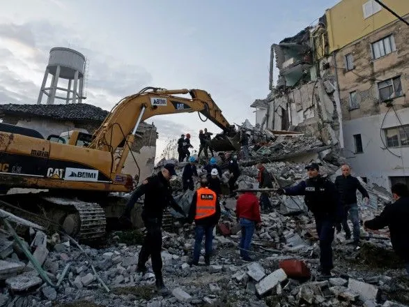 Количество погибших в результате землетрясения в Албании превысило 30 человек
