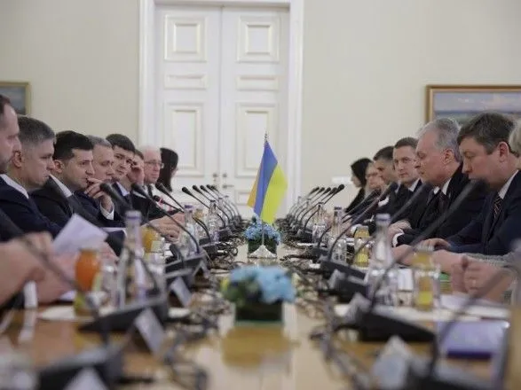 На засіданні Ради Президентів України та Литви обговорили відбудову Донбасу