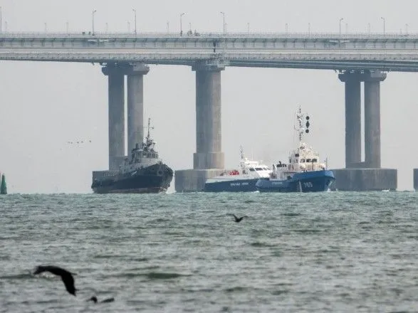 РФ и Украина контактируют по оборудованию с возвращенных Киеву кораблей - Кремль