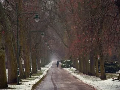 Сьогодні на частині України дощитиме, місцями мокрий сніг