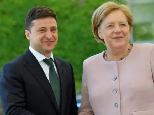 Відбулася телефонна розмова Зеленського та Меркель