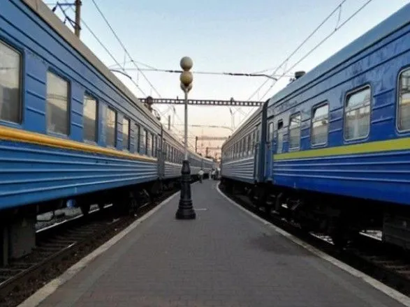 Укрзалізниця призначила 13 додаткових поїздів на зимові свята