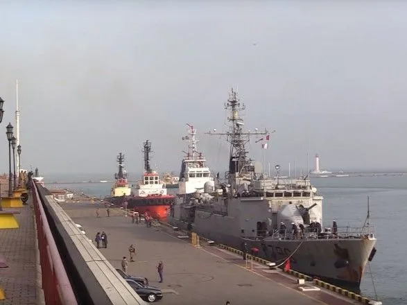 В порт Одессы зашел корвет ВМС Франции