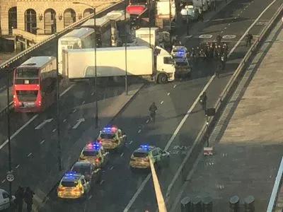 В Лондоне произошла стрельба на мосту, СМИ сообщают о взрыве