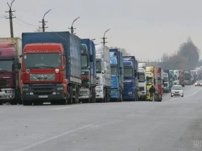 Польша выдала Украине дополнительные 5 тысяч разрешений на грузовые перевозки