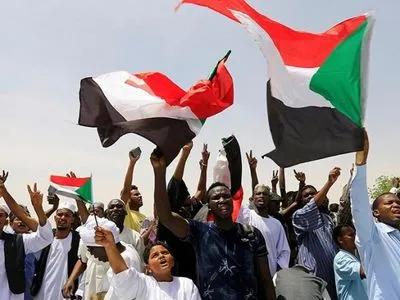 В Судане распустили партию свергнутого экс-президента