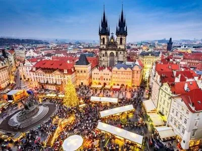 В Праге зажглась рождественская елка