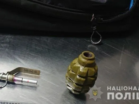 В аэропорту "Борисполь" в багаже пассажира обнаружили гранату
