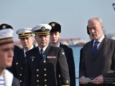 Командующего ВМС Воронченко наградили национальным орденом Франции