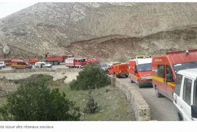 Число жертв ДТП з туристичним автобусом в Тунісі зросла до 24