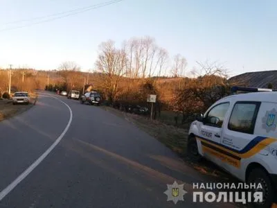 На Львівщині нетверезий водій в’їхав у дерево, загинув пасажир