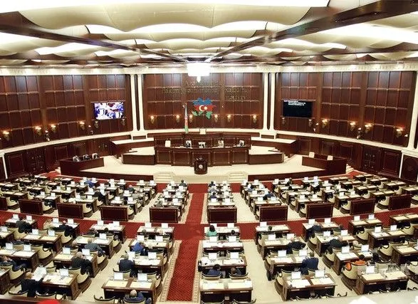 parlament-azerbaydzhanu-virishiv-samorozpustitisya