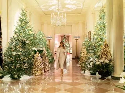 Меланія Трамп показала, як Білий дім прикрасили до різдвяних свят