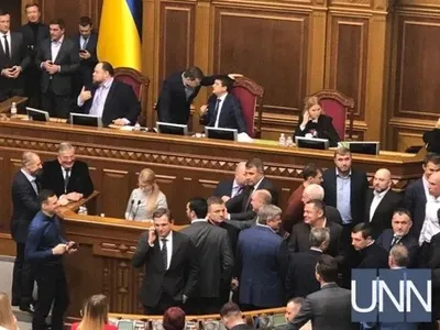 Ринок землі, недоторканість та ДБР: Зеленський назвав очікування від парламентського тижня