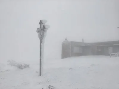В Карпатах уже намело до 15 см снега