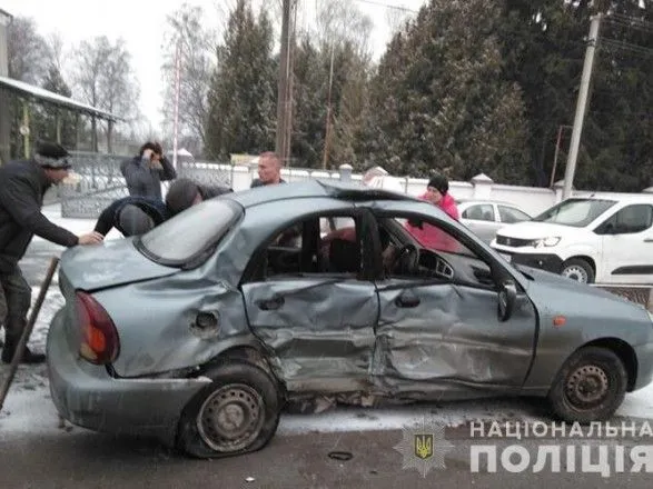 В Тернопольской области в ДТП травмировались водитель-ученик и инструктор