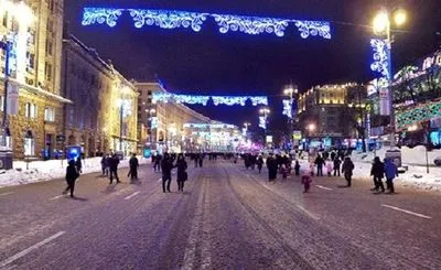 В Киеве будет открыто движение по Крещатику в выходные до конца новогодних праздников