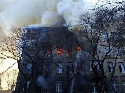 Пожар в колледже в Одессе: двое госпитализированных в тяжелом состоянии