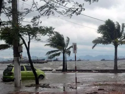 Жертвами тайфуну на Філіппінах стали 17 осіб
