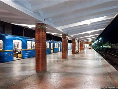 Станция метро "Дарница" заработала