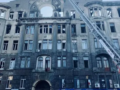 У полиции две версии пожара в колледже в Одессе: нарушение пожарной безопасности и поджог