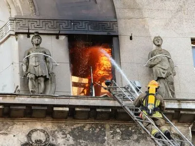 Зеленський: у пожежі в Одесі одна загибла, 14 зниклих безвісти і 27 госпіталізованих