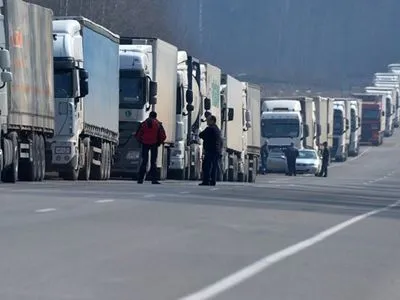 Названо пункти, де можна отримати дозволи на вантажні перевезення до Польщі