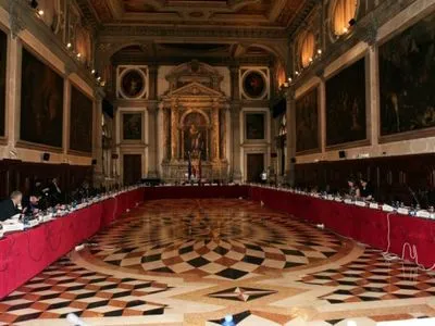 Венеціанська комісія: ПАРЄ не зобов'язана відмовляти в участі російській делегації