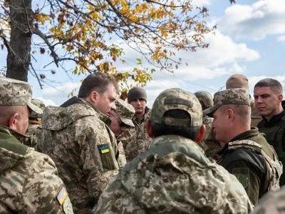 Отношение украинцев к разведению войск на Донбассе скорее положительное - опрос