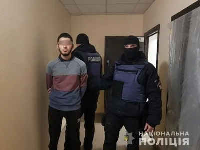 Иностранцев задержали за разбойное нападение на супругов в Киевской области
