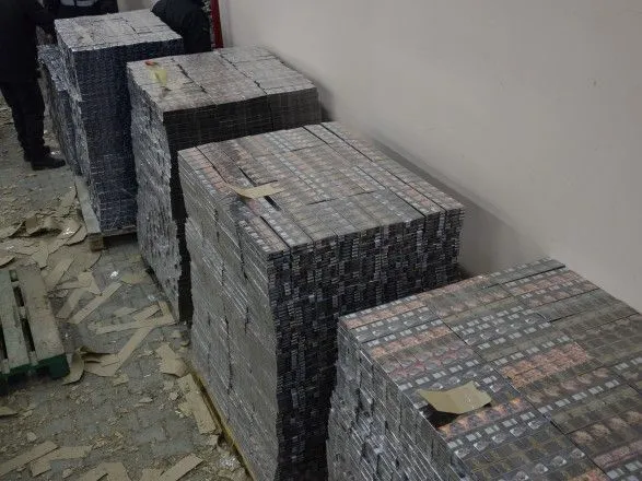 Рекордная контрабанда: по информации из Украины румыны обнаружили 4,5 млн сигарет