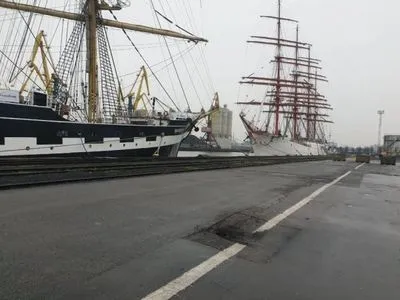 Россия снова вывела в поход парусники с крымскими курсантами - Бабин