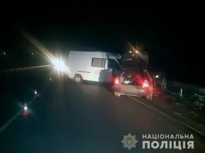 На Буковине в результате столкновения Mercedes-Benz и Skoda травмировалась 25-летняя женщина