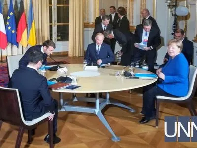 Офіс Президента: переговори у форматі "четвірки" у Парижі продовжуються