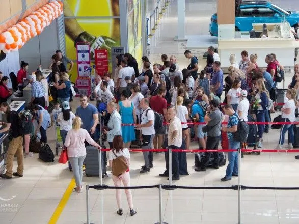 Пасажиропотік аеропорту Ярославського перевищив позначку 1,2 млн