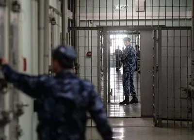У тюрмах Росії незаконно утримують близько двох тисяч українців - Денісова