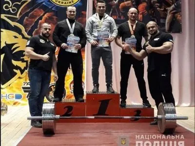 Киевский полицейский стал чемпионом мира по пауэрлифтингу