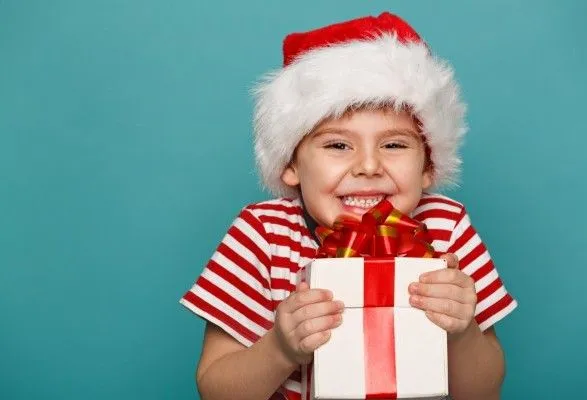 Психолог объяснила, как выполнять просьбы ребенка о новогодних подарках