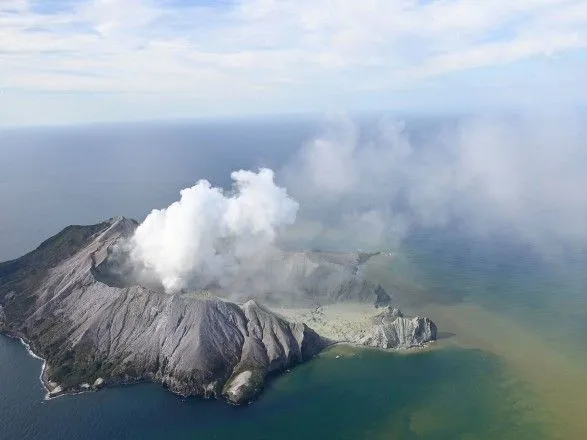 viverzhennya-vulkanu-u-noviy-zelandiyi-krayina-zaprosila-1-2-mln-kv-sm-donorskoyi-shkiri-poranenim